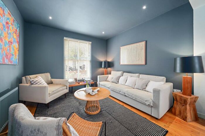 3 Bedroom Terraced House To Rent In Whewell Road, Archway, N19