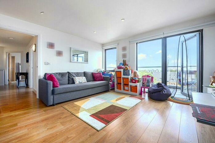 2 Bedroom Flat To Rent In Jupiter House, Turner Street, E16