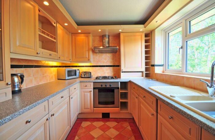 2 Bedroom Maisonette To Rent In Lillibrooke Crescent, Maidenhead, Berkshire, SL6