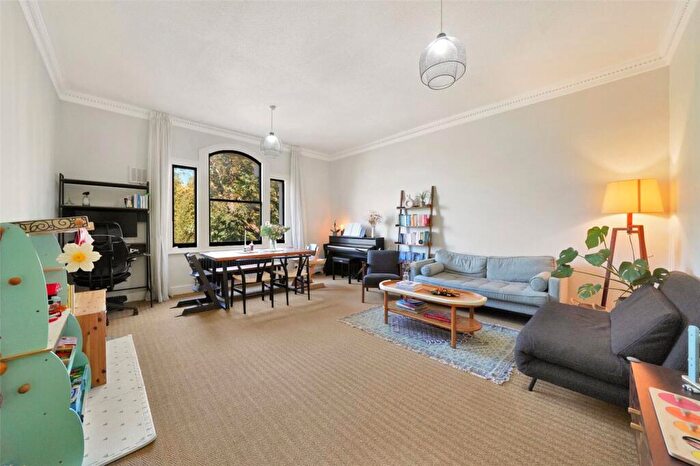2 Bedroom Apartment For Sale In Camden Road, London, NW1