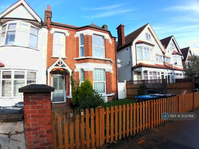 2 Bedroom Flat To Rent In Warwick Road, Thornton Heath, CR7