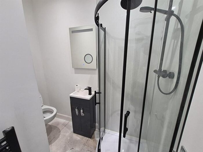 2 Bedroom Flat To Rent In Pier Road, Withernsea, HU19