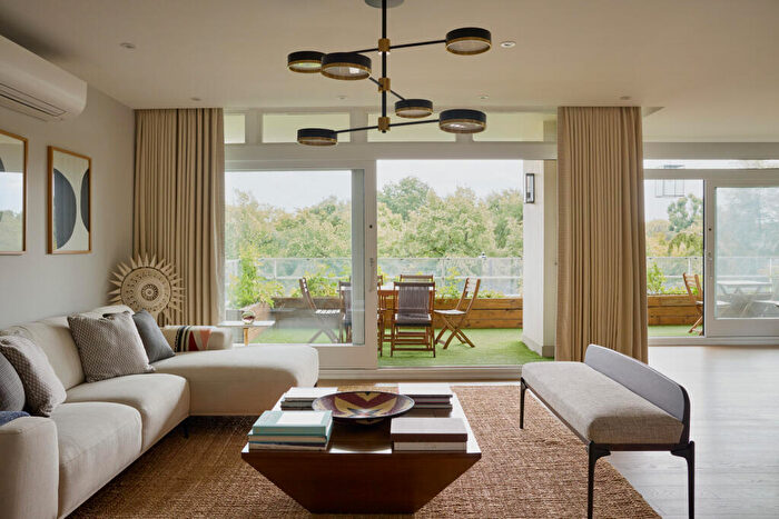 2 Bedroom Flat For Sale In Imperial Court, Prince Albert Road, London, NW8