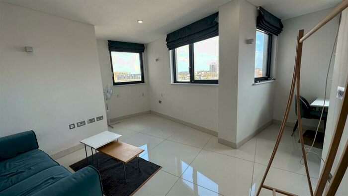 1 Bedroom Flat To Rent In Princes Park, Prince Of Wales Road, NW5