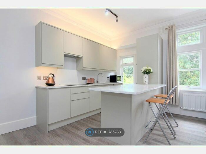 1 Bedroom Flat To Rent In Briar Walk, London, SW15