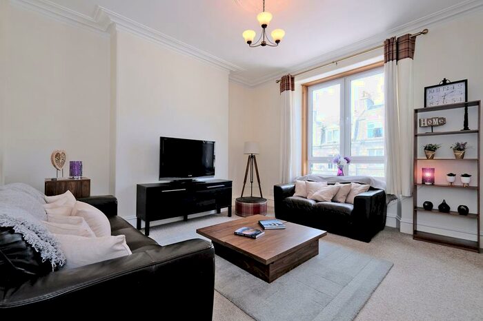 1 Bedroom Flat To Rent In Pitstruan Place, First Floor Left, AB10