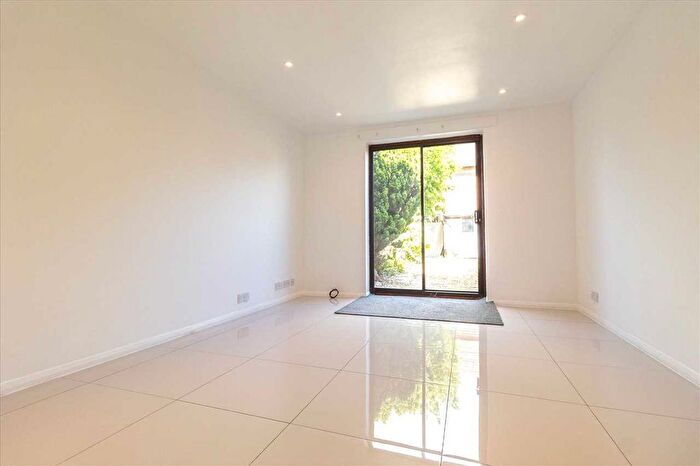 1 Bedroom Terraced House To Rent In Sanderson Close, Kettering, NN15