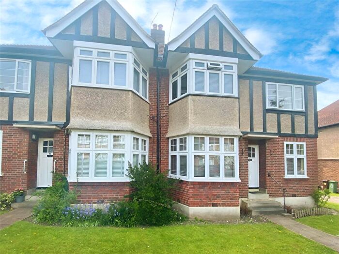 2 Bedroom Flat To Rent In Grove Avenue, Sutton, Surrey, SM1