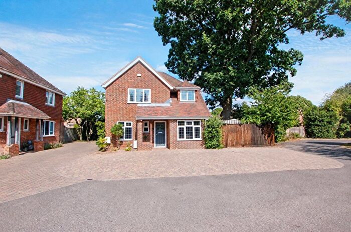 4 Bedroom Detached House For Sale In Hadlow Road, Tonbridge, TN10