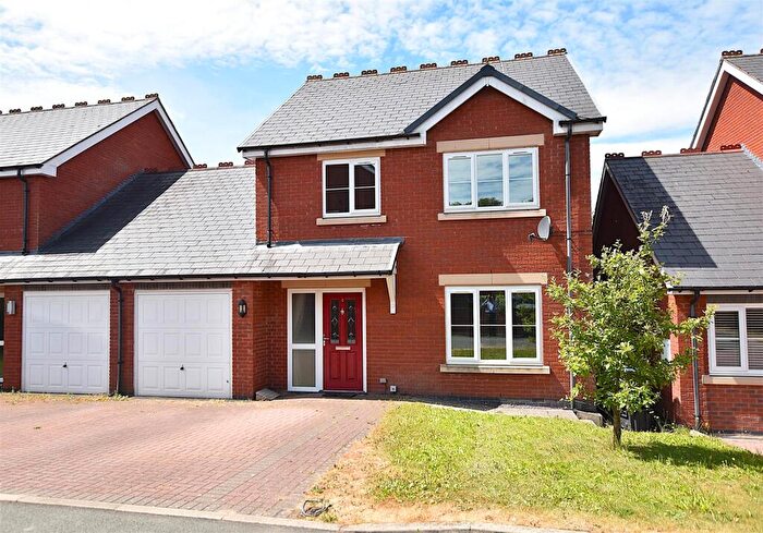 3 Bedroom Semi Detached House For Sale In The Sycamores, Acrefair, LL14
