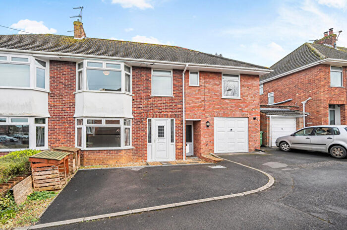 5 Bedroom Semi-Detached House For Sale In East Road, Street, BA16