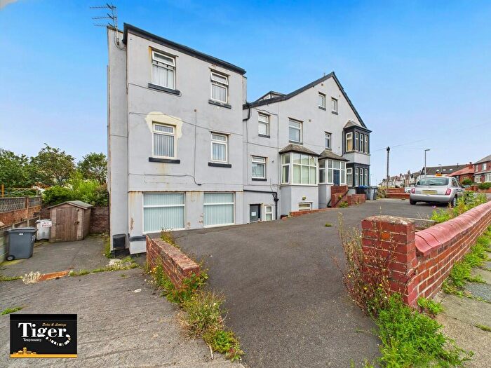 1 Bedroom Flat To Rent In Warbreck Drive, Bispham, FY2