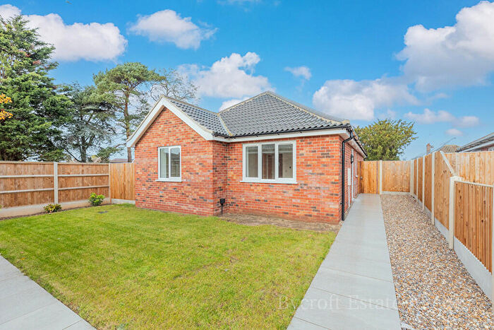3 Bedroom Detached Bungalow For Sale In Miriam Close, Off Beccles Road, Bradwell, NR31