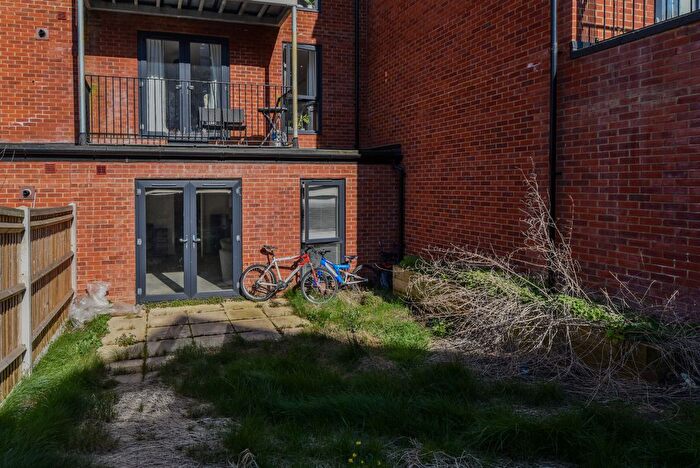 2 Bedroom Flat For Sale In Huxley Drive, Alresford, Hampshire, SO24