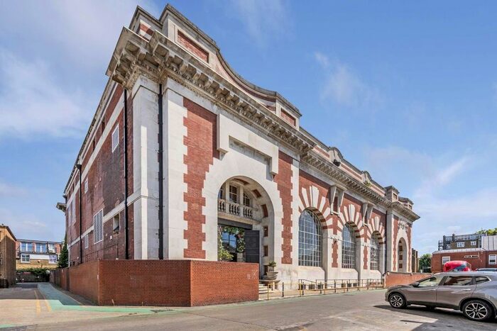 2 Bedroom Flat To Rent In Chiswick High Road, London, W4