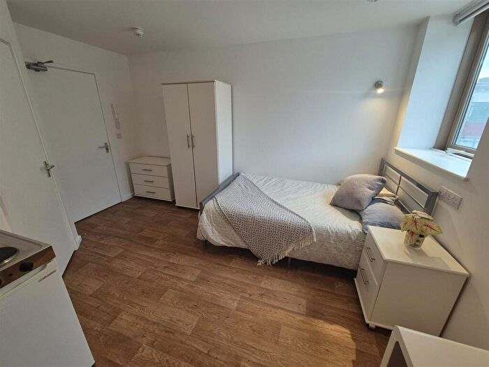 Studio To Rent In Self Contained Studio, BH1