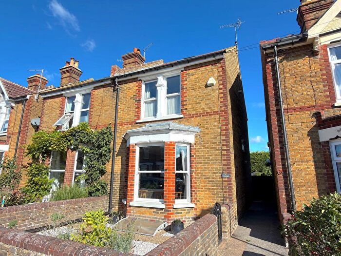 3 Bedroom Semi Detached House For Sale In Athelstan Road, Faversham, ME13