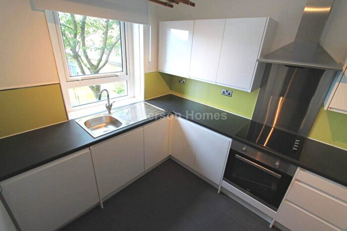 2 Bedroom Flat To Rent In Graham Street, Johnstone, PA5 - Photo 4