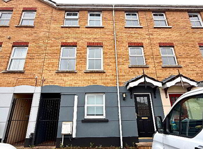 3 Bedroom Mid Terraced House For Sale In Ard Grange, Derry, BT48