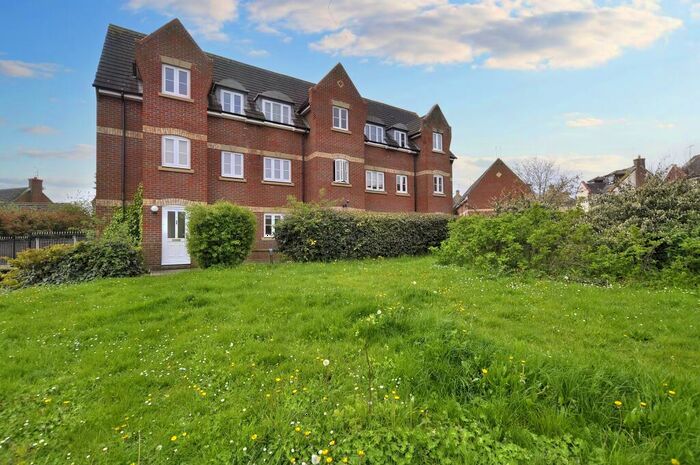 2 Bedroom Flat To Rent In Stanley Rise, Chelmer Village, CM2