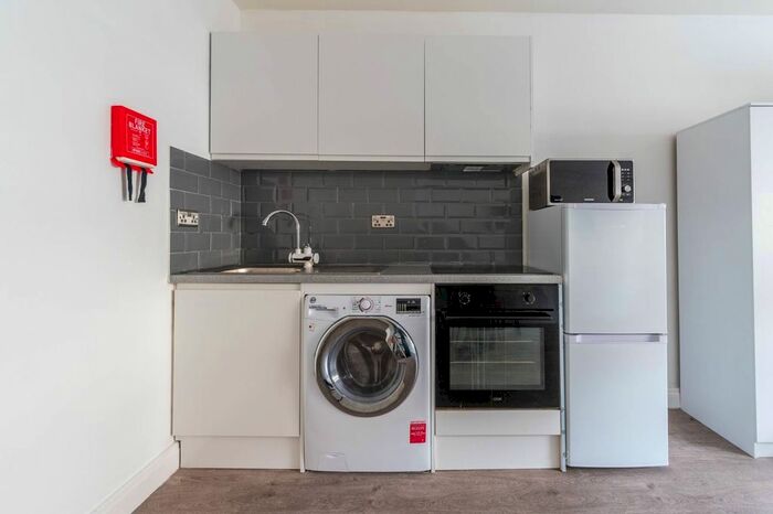 Studio To Rent In Beulah Road, Thornton Heath, CR7