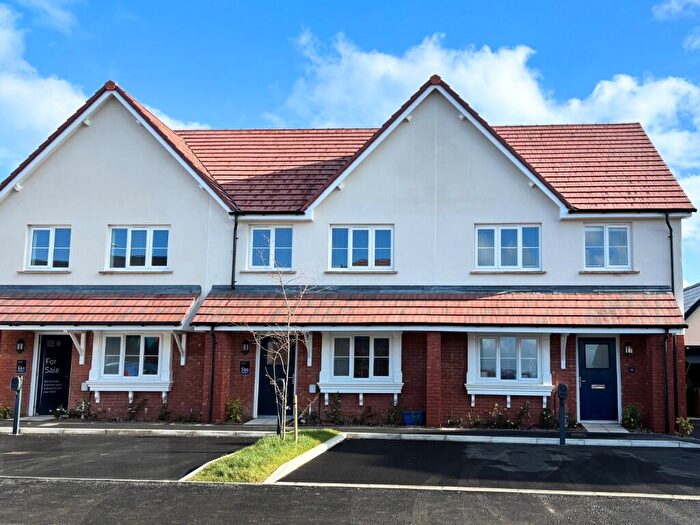 3 Bedroom End Of Terrace House For Sale In Old Barnstaple Road, Ilfracombe, Devon, EX34