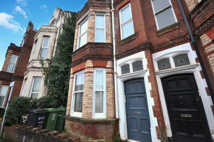 2 Bedroom Flat To Rent In Haldon Road, Exeter, EX4