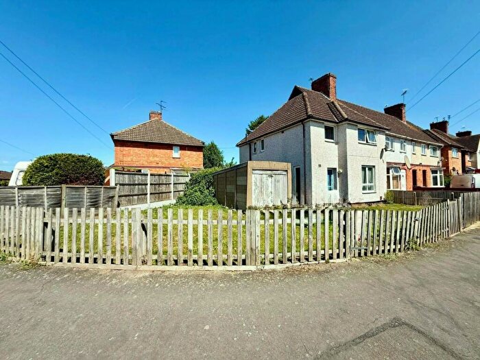 3 Bedroom End Of Terrace House For Sale In Mortimer Way, Leicester, LE3