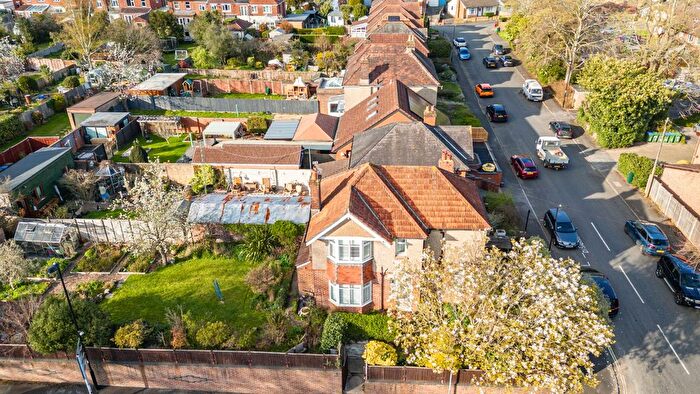 3 Bedroom Detached House For Sale In Bassett Green Road, Bassett, Southampton, Hampshire, SO16