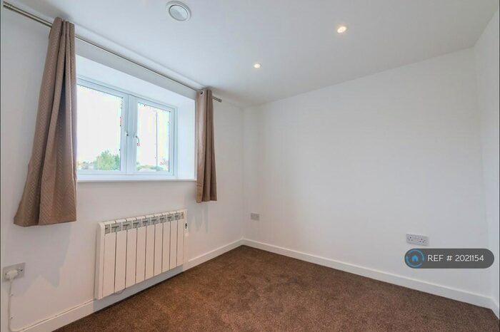 1 Bedroom Flat To Rent In Malling Road, Snodland, ME6