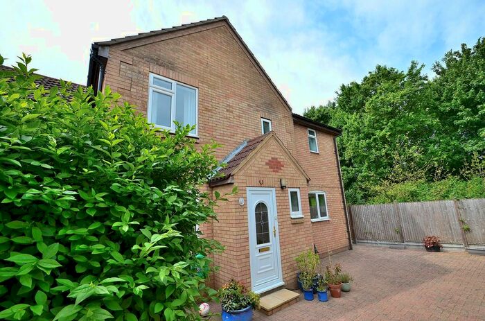 5 Bedroom End Of Terrace House To Rent In Wellfield Court, Willen, MK15