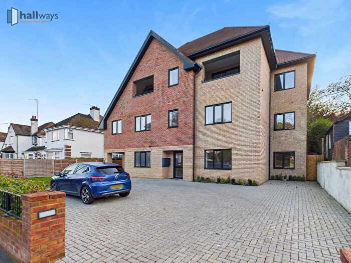 3 Bedroom Flat For Sale In Endlesham Court, Woodcote Valley Road, Purley, CR8