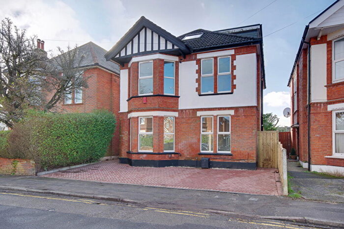 5 Bedroom Detached House For Sale In Capstone Road, Bournemouth, BH8
