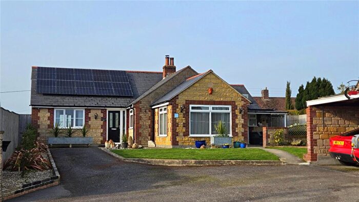 2 Bedroom Bungalow For Sale In Whitefield Drive, East Stour, Gillingham, Dorset, SP8