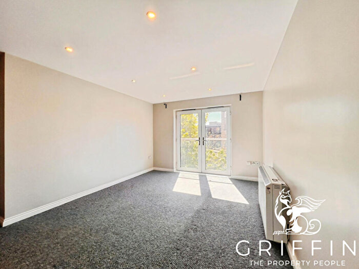 2 Bedroom Flat To Rent In Lansdowne Road, Tilbury, RM18