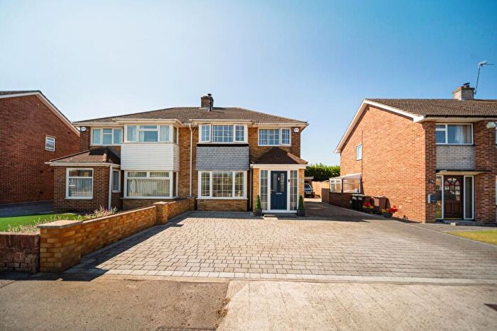 3 Bedroom Semi-Detached House For Sale In Britannia Drive, Gravesend, Kent, DA12