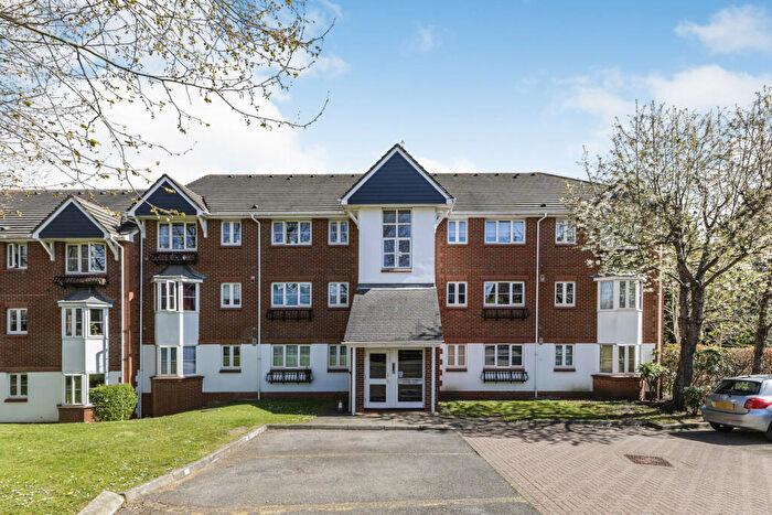Flat To Rent In Autumn Drive, Sutton, SM2