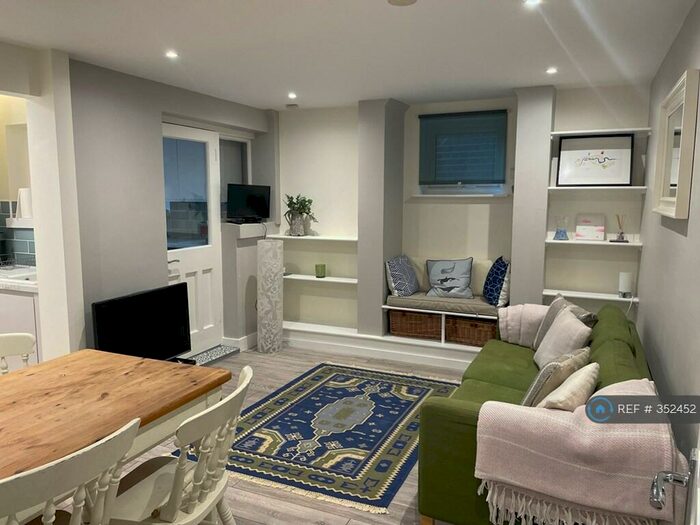 1 Bedroom Flat To Rent In Boyne Road, London, SE13