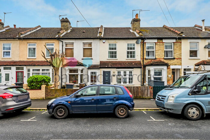 2 Bedroom House To Rent In St Peters Street, South Croydon, CR2