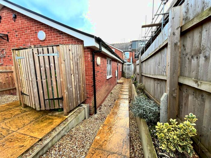 Studio To Rent In Bearwood Parade, B66