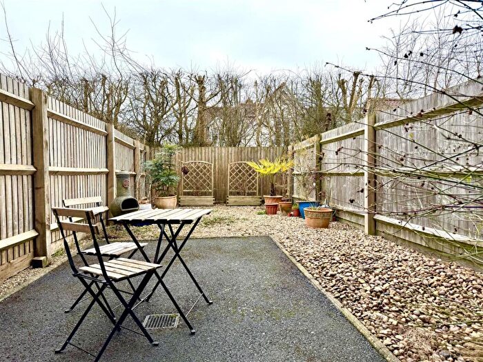 2 Bedroom Coach House For Sale In Yellowhammer Close, Stowmarket, IP14