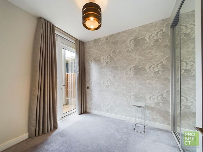 1 Bedroom Apartment To Rent In Clivemont Road, Maidenhead, Berkshire, SL6