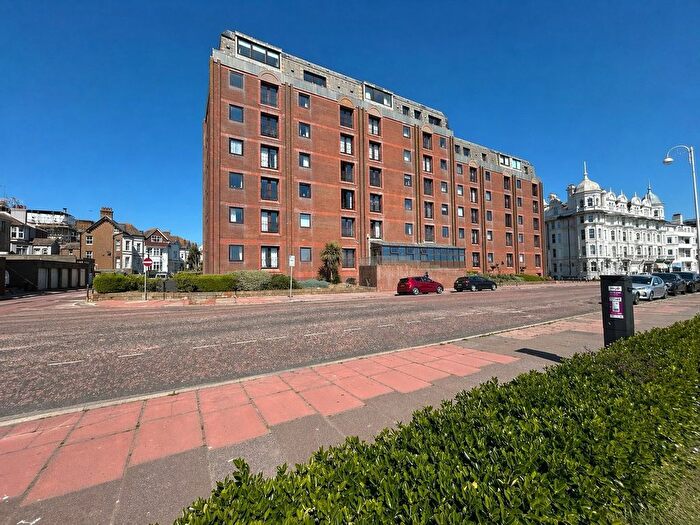 2 Bedroom Flat For Sale In Marina, Bexhill-On-Sea, TN40
