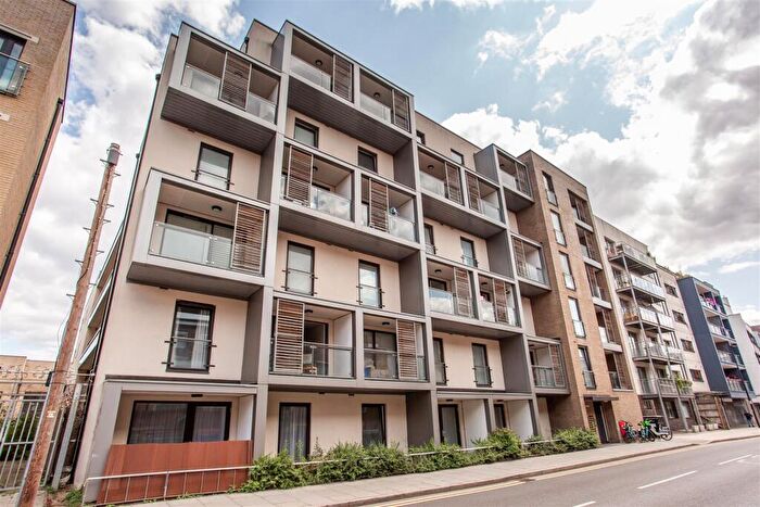 1 Bedroom Flat To Rent In Riemann Court, Mile End, E3