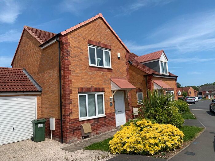 2 Bedroom House To Rent In Masefield Avenue, Holmewood, Chesterfield, S42