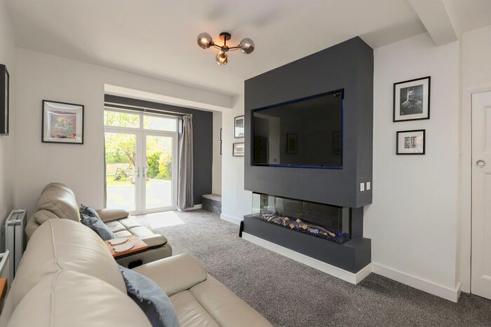 3 Bedroom Detached House For Sale In Worksop Road, Swallownest, S26