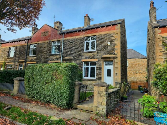 3 Bedroom End Of Terrace House To Rent In Brookeville Avenue, Halifax, HX3