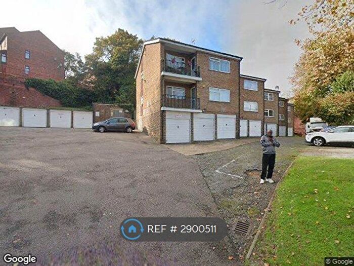 2 Bedroom Flat To Rent In Downs Court, Luton, LU1