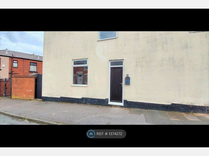 3 Bedroom End Of Terrace House To Rent In Sandfield Road, Rochdale, OL16