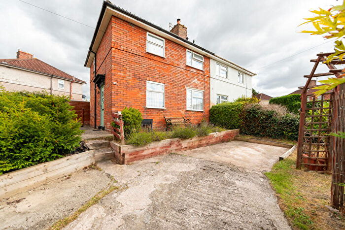 3 Bedroom Semi-Detached House For Sale In Woodland Way, Bristol, BS15